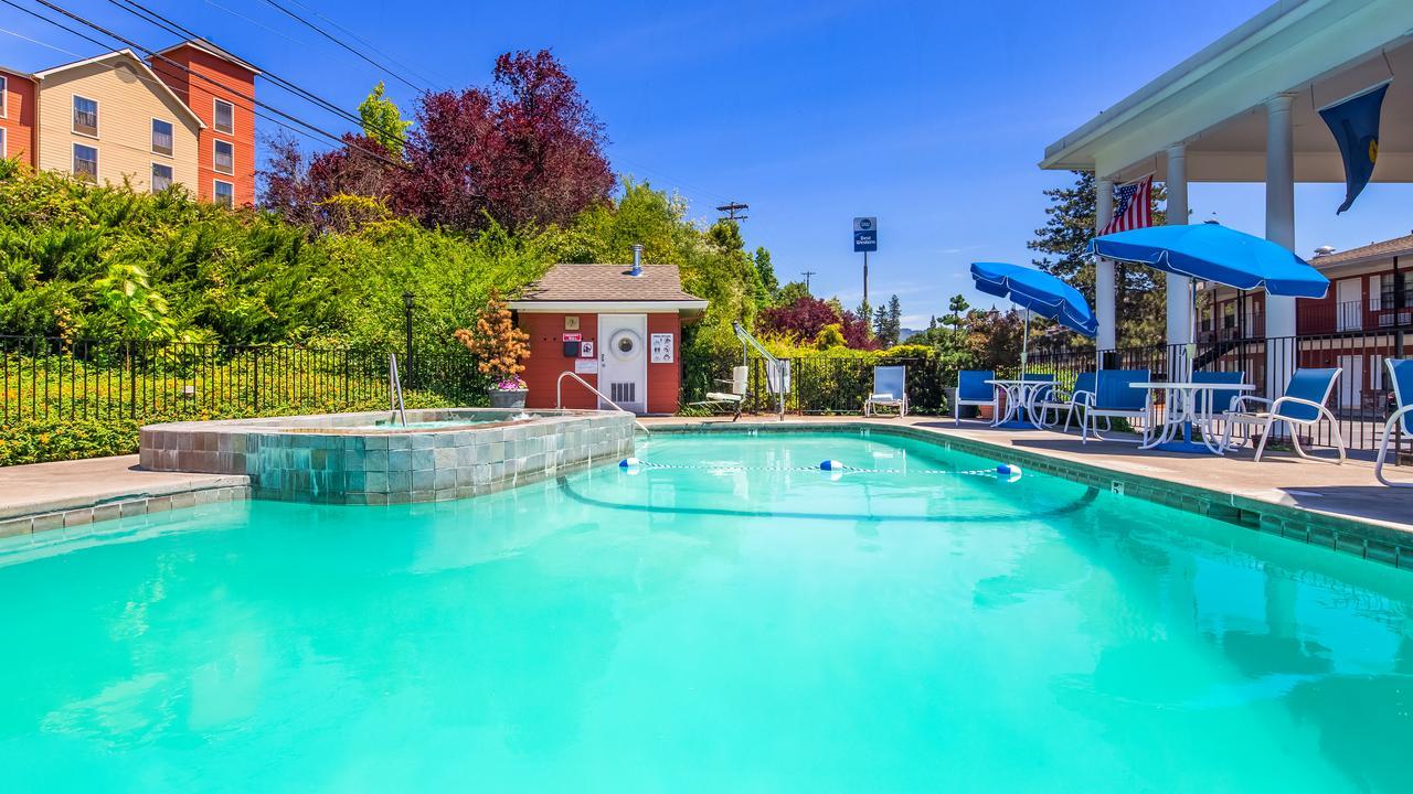 Western 3* Grants Pass