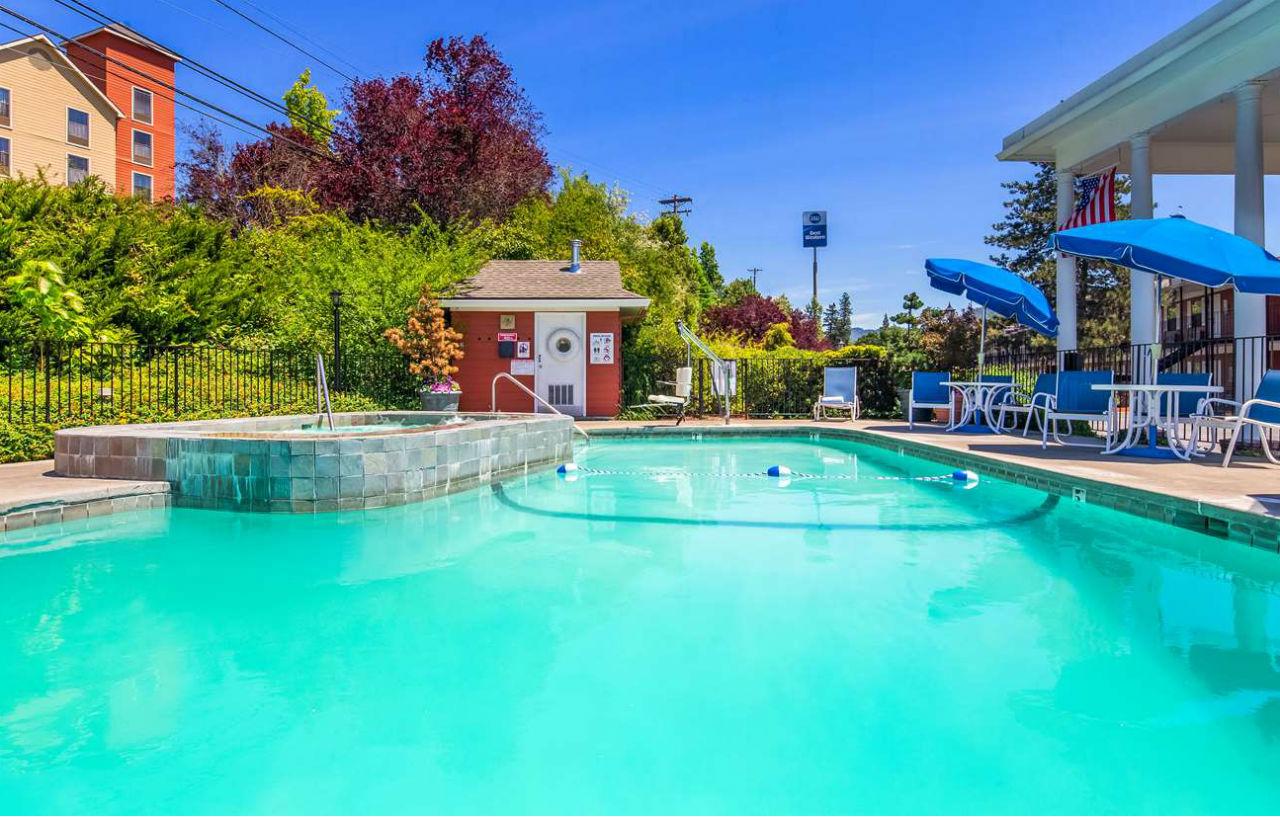 Western 3* Grants Pass